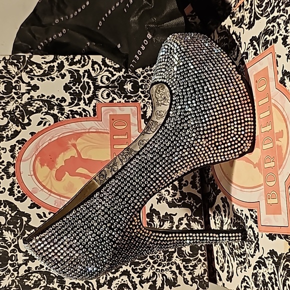 BORDELLO TEEZE 006 ' - Picture 1 of 8